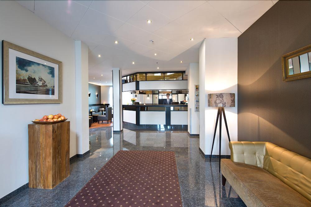 Achat Hotel Hockenheim Bagian luar foto