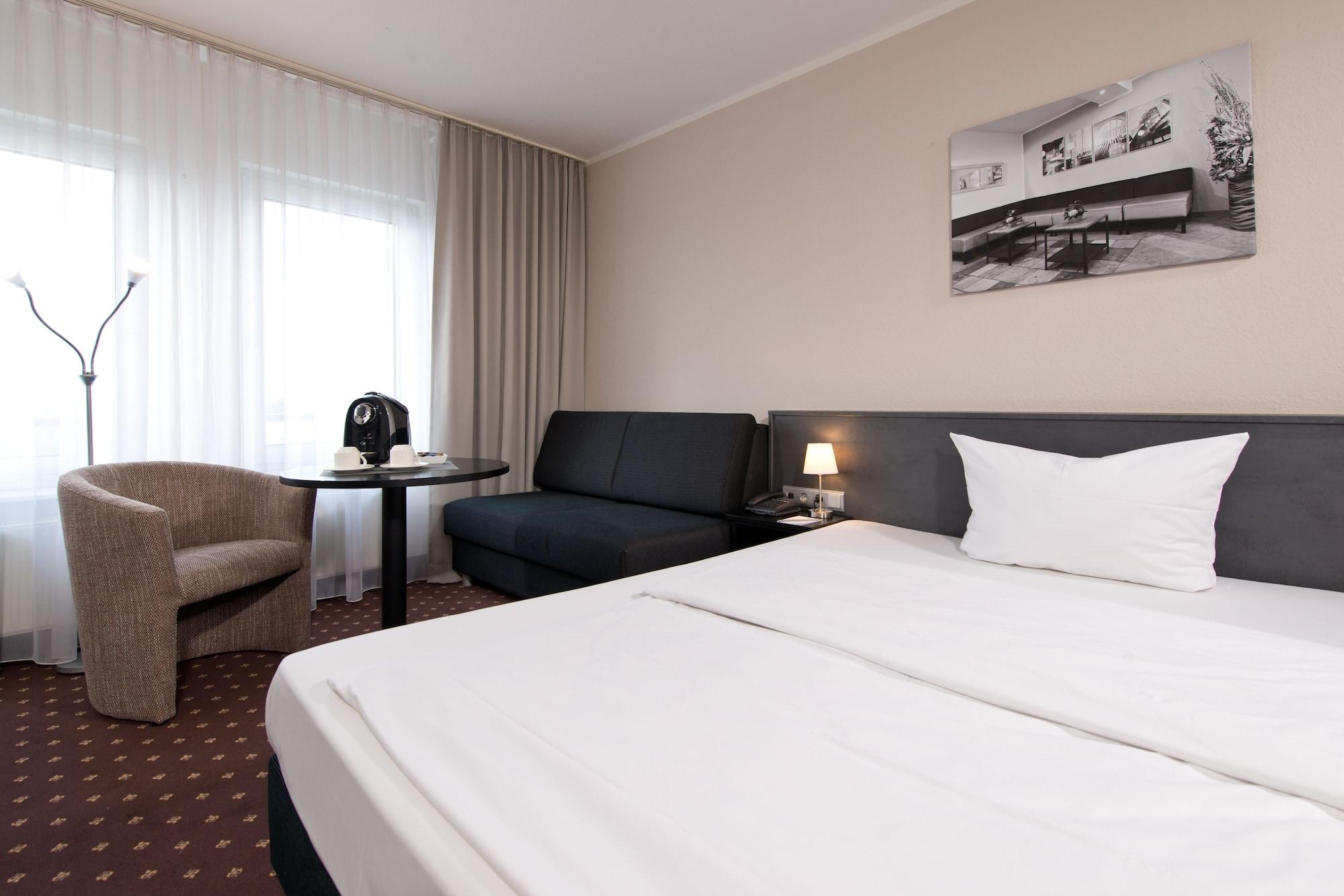 Achat Hotel Hockenheim Bagian luar foto