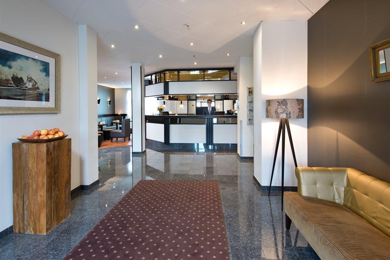 Achat Hotel Hockenheim Bagian luar foto