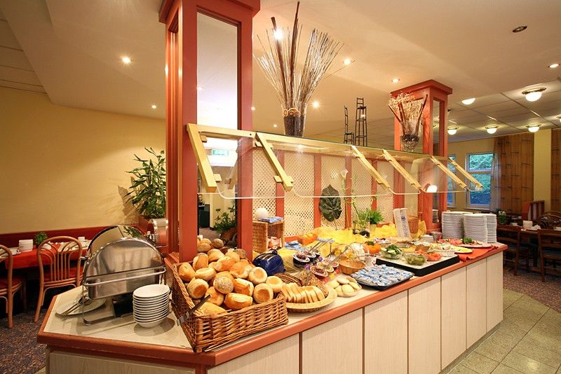 Achat Hotel Hockenheim Bagian luar foto