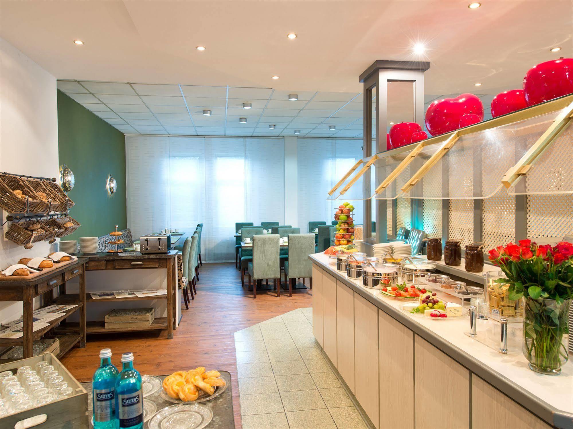 Achat Hotel Hockenheim Bagian luar foto