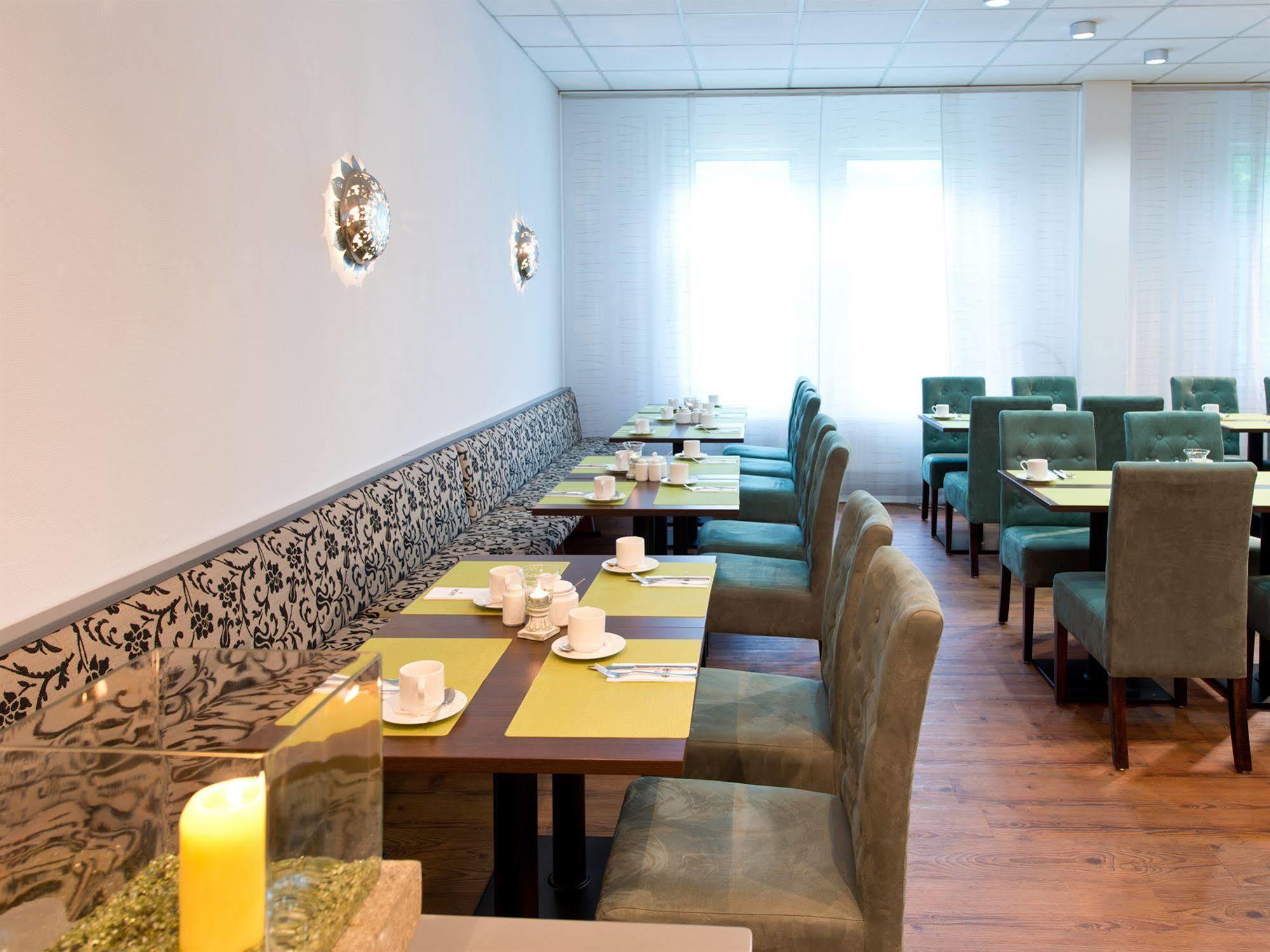 Achat Hotel Hockenheim Bagian luar foto